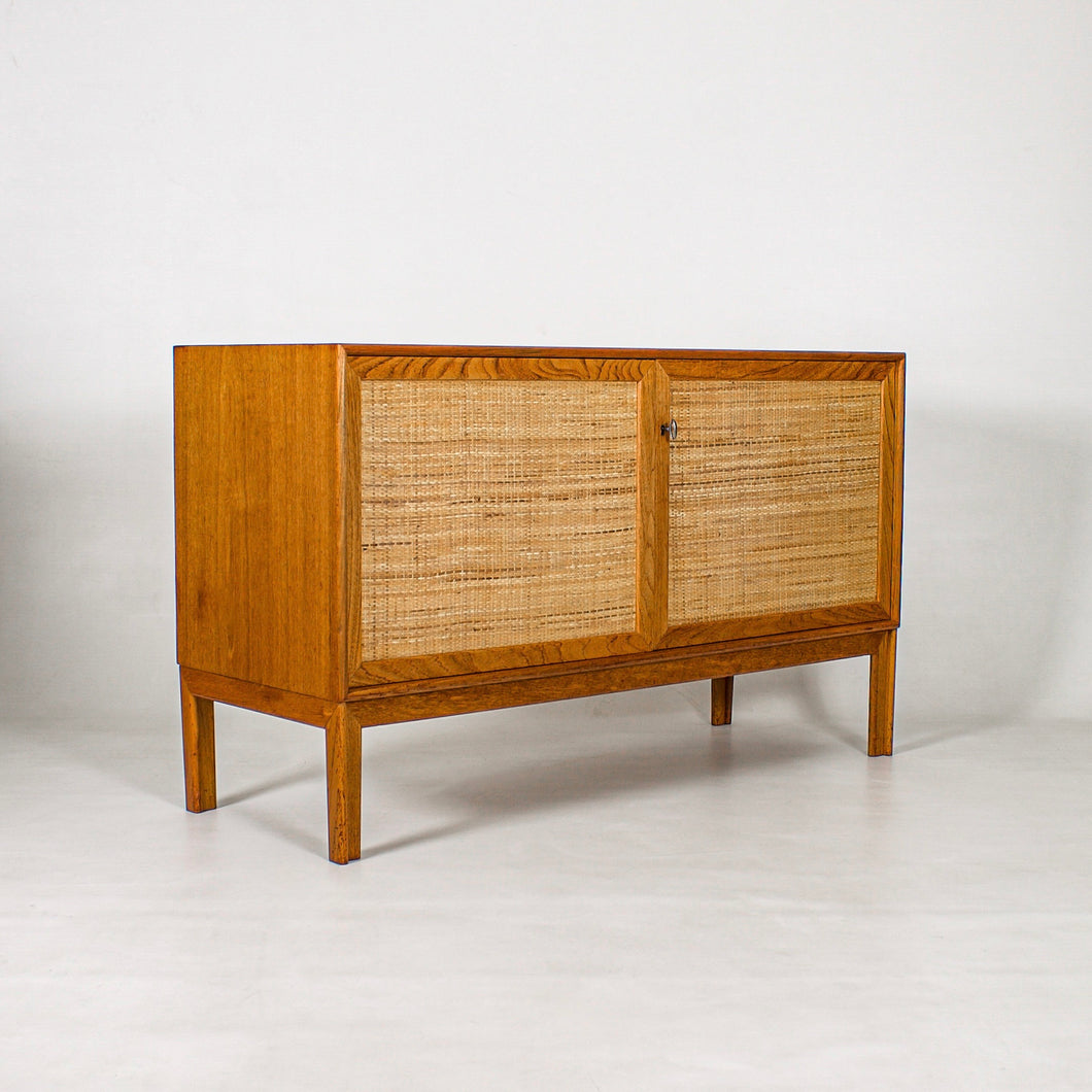 SIDEBOARD I TEAK OCH ROTTING, 