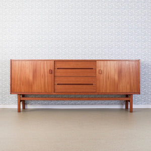 SIDEBOARD I TEAK, "ARILD", TROEDS BJÄRNUM