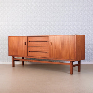 SIDEBOARD I TEAK, "ARILD", TROEDS BJÄRNUM