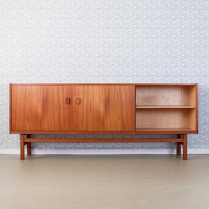 SIDEBOARD I TEAK, "ARILD", TROEDS BJÄRNUM