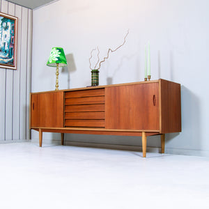 SIDEBOARD I TEAK, "TRIO", NILS JONSSON, BRA BOHAG, TROEDS