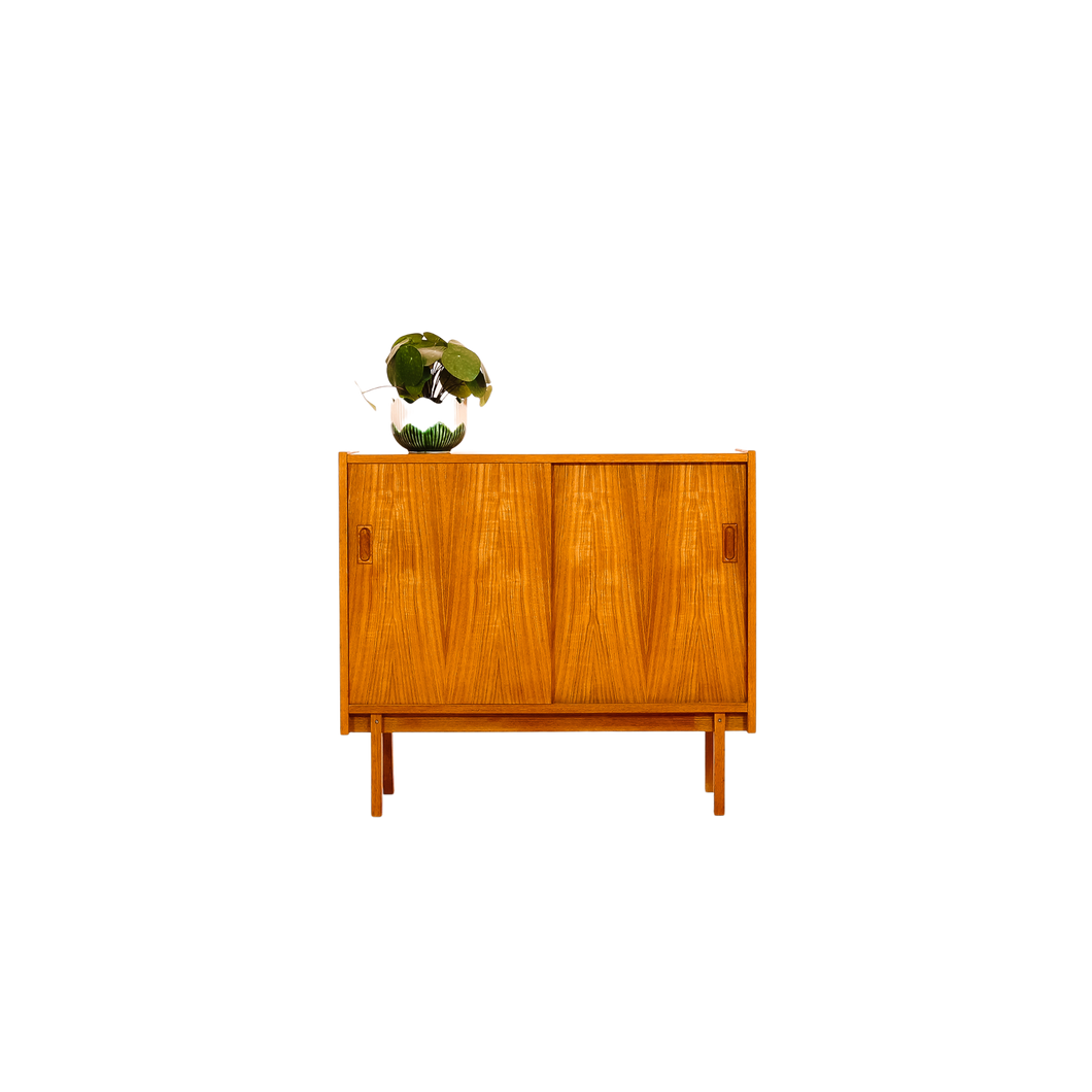 SKÅP I TEAK