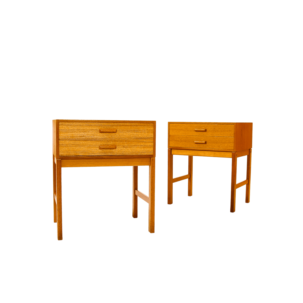 PARET SÄNGBORD I TEAK