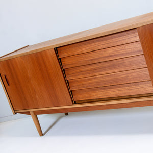 SIDEBOARD I TEAK, "TRIO", NILS JONSSON, BRA BOHAG, TROEDS